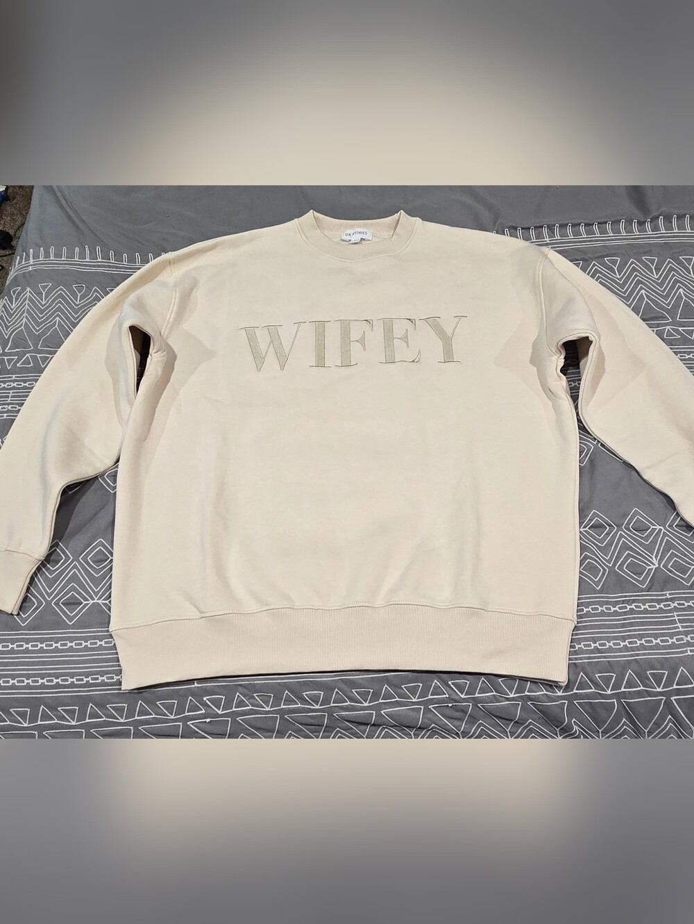 SOLD!!!!! Six Stories Wifey Statement Sweatshirt Size Large - Picture 1 of 6